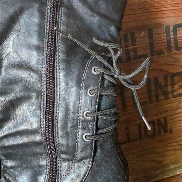 Short Boot - Picture 2 of 3